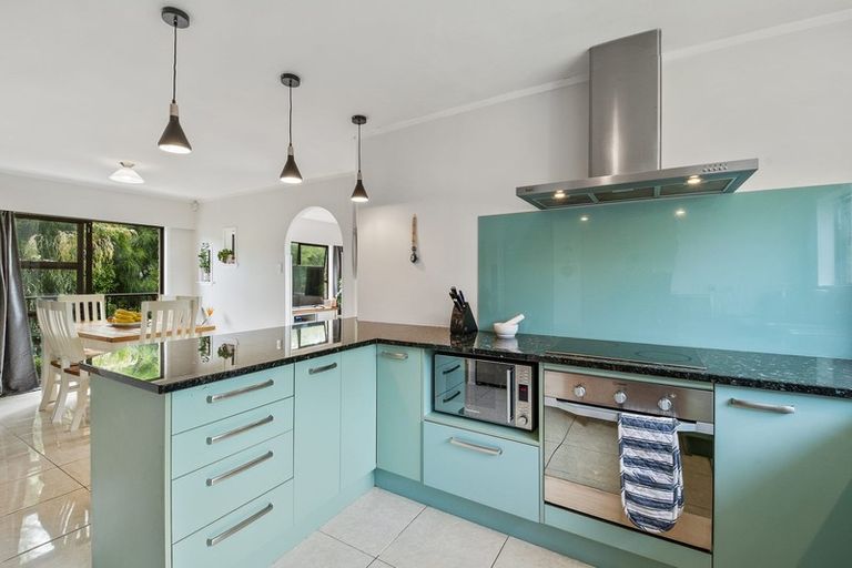 Photo of property in 1069 Scenic Drive North, Swanson, Auckland, 0816