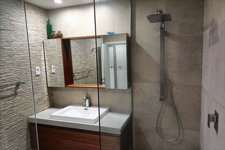 Photo of property in 5 Sutton Crescent, Papatoetoe, Auckland, 2025