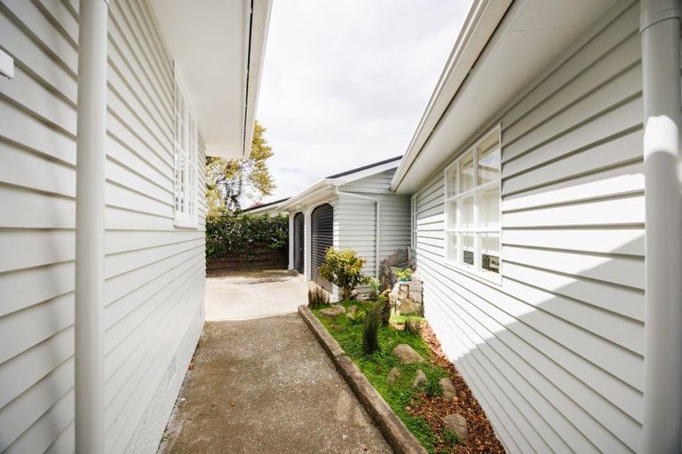 Photo of property in 4 Chilton Grove, Hokowhitu, Palmerston North, 4410