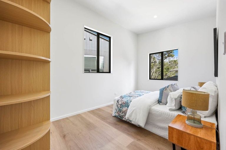 Photo of property in 40a Powrie Street, Glenfield, Auckland, 0629