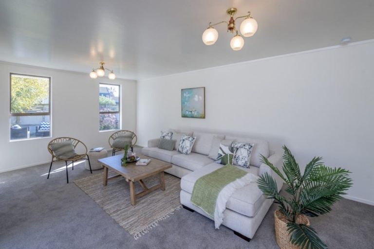 Photo of property in 10 Graham Grove, Waikanae, 5036