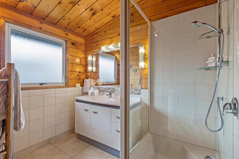 Photo of property in 15 Ruby Cove, Omaha, 0986