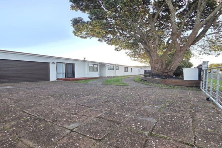 Photo of property in 14 Waimana Road, Conifer Grove, Takanini, 2112
