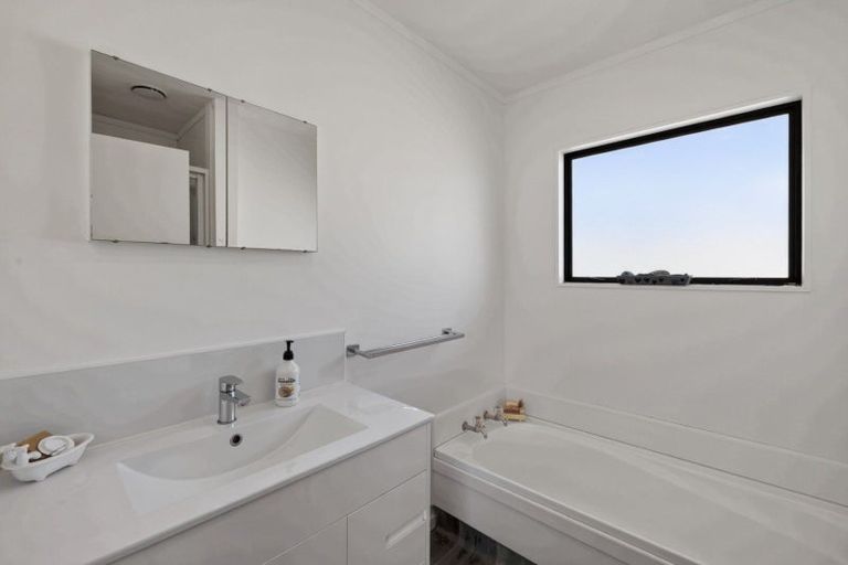 Photo of property in 8a Solomon Street, Brookfield, Tauranga, 3110