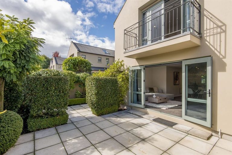 Photo of property in 2/104 Papanui Road, Merivale, Christchurch, 8014