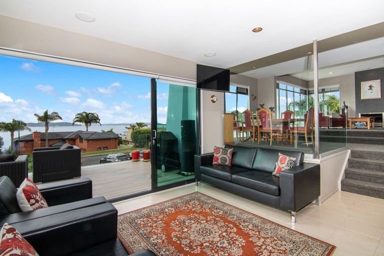 Photo of property in 26 Courtneys, West Harbour, Auckland, 0618