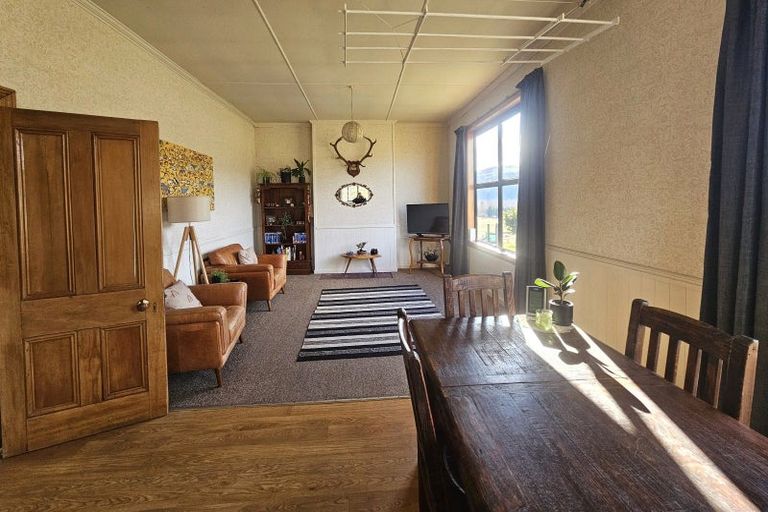 Photo of property in 4 Cemetery Road, Albury, 7984