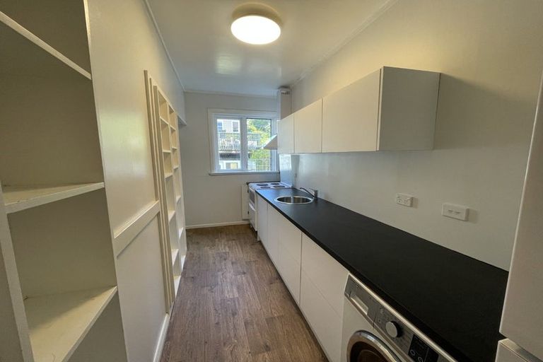 Photo of property in 1/14 Clifton Terrace, Kelburn, Wellington, 6012