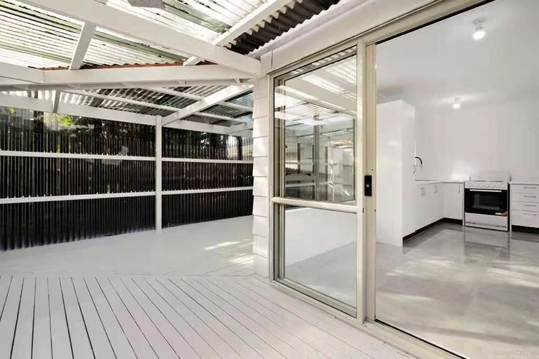 Photo of property in 11 Lori Place, Massey, Auckland, 0614