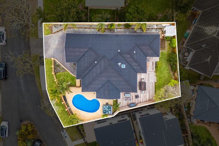 Photo of property in 30 Vermeer Place, West Harbour, Auckland, 0618