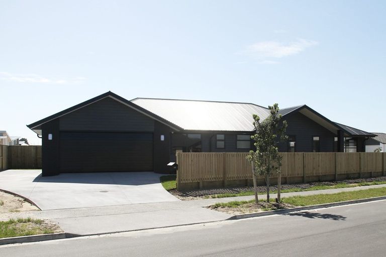 Photo of property in 20 Awatira Drive, Papamoa Beach, Papamoa, 3118