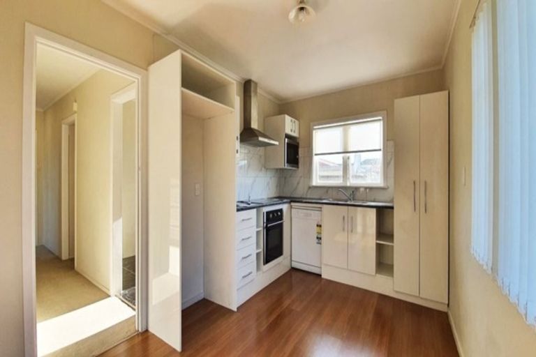 Photo of property in 30 Royton Avenue, Mangere East, Auckland, 2024