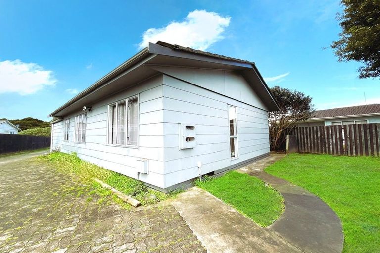 Photo of property in 17 Seaward Place, Wattle Downs, Auckland, 2103