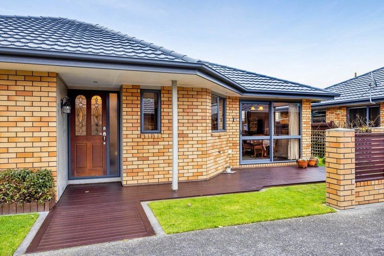 Photo of property in 14a Milmoe Street, Hawera, 4610