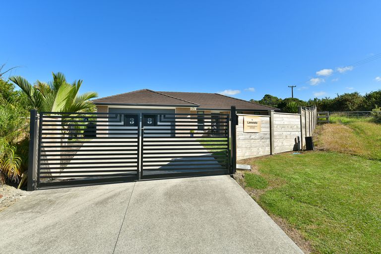 Photo of property in 38 Otanerua Road, Hatfields Beach, Orewa, 0931