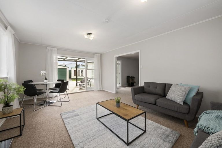 Photo of property in 8 Aniseed Grove, Timberlea, Upper Hutt, 5018