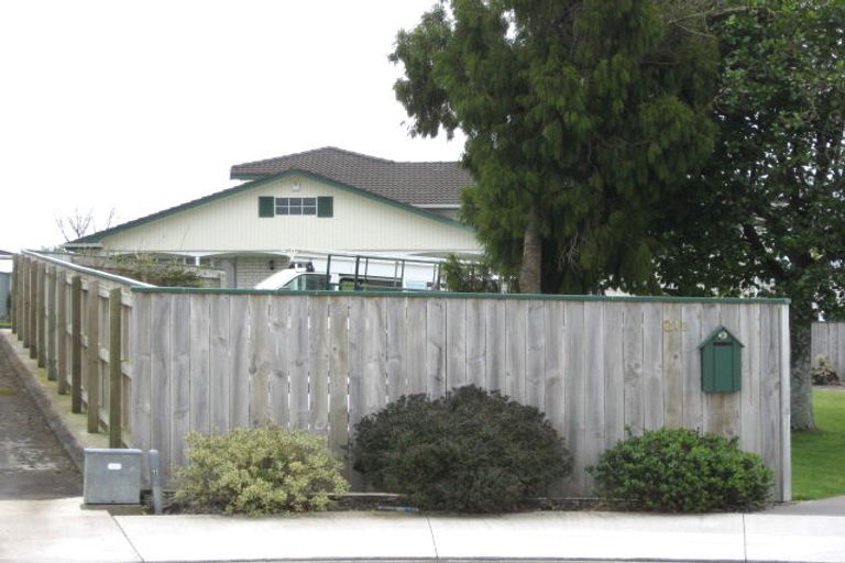 Photo of property in 21b Longview Drive, Merrilands, New Plymouth, 4312