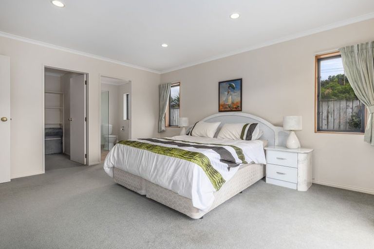 Photo of property in 22 Lorna Irene Drive, Raumati South, Paraparaumu, 5032