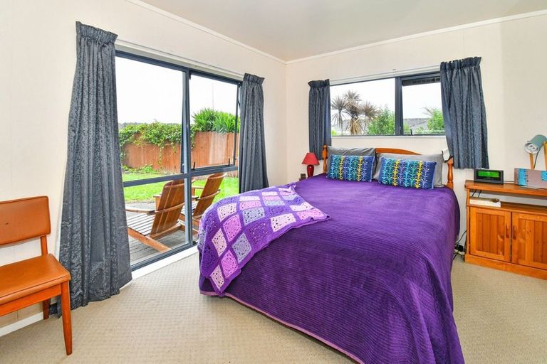 Photo of property in 20 Randwick Place, Randwick Park, Auckland, 2105