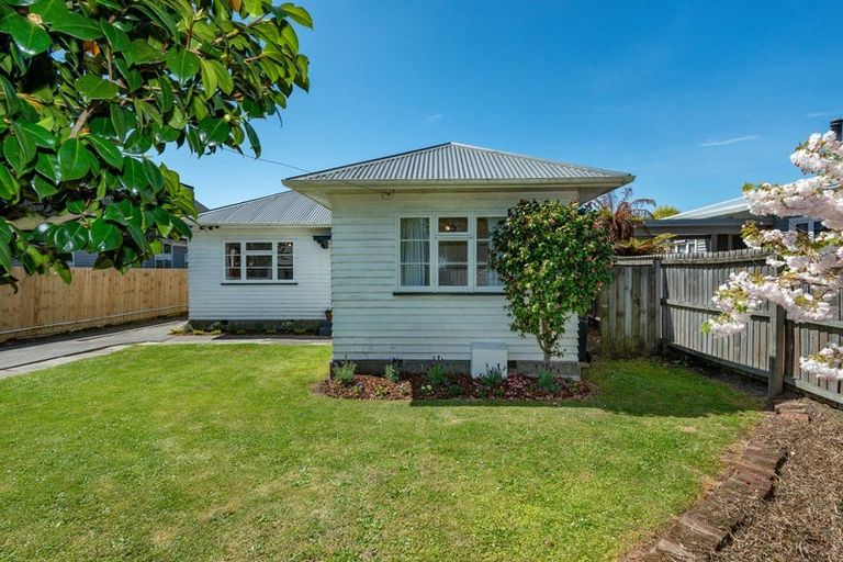 Photo of property in 44 Windermere Road, Papanui, Christchurch, 8053