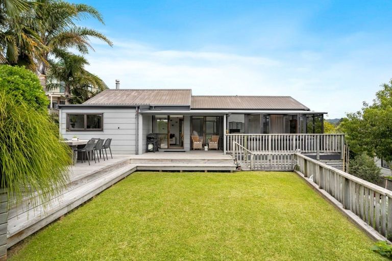 Photo of property in 130 Tirohanga Drive, Whangamata, 3620