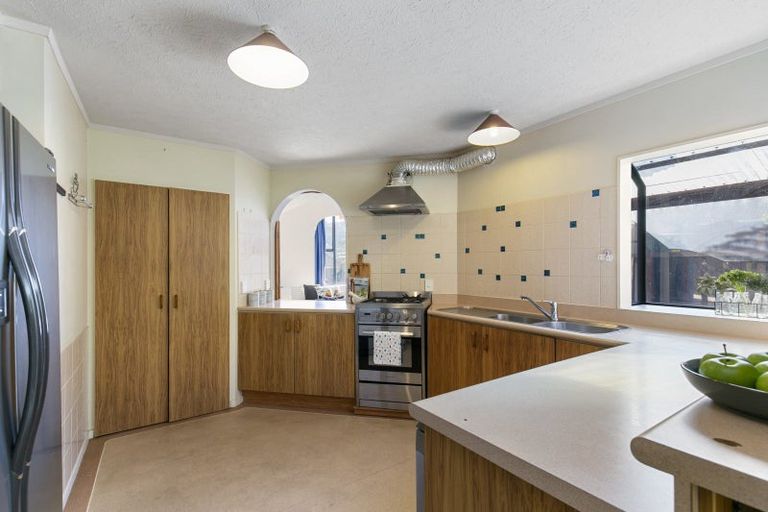 Photo of property in 69 Woodhouse Avenue, Karori, Wellington, 6012