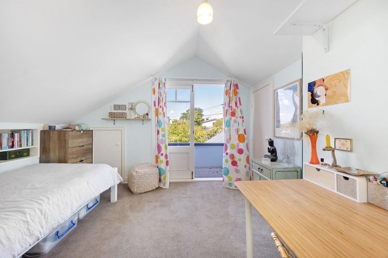 Photo of property in 1/36 Maritime Terrace, Birkenhead, Auckland, 0626