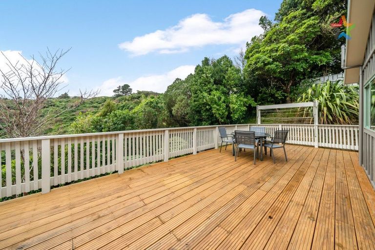 Photo of property in 16 Haast Close, Kelson, Lower Hutt, 5010