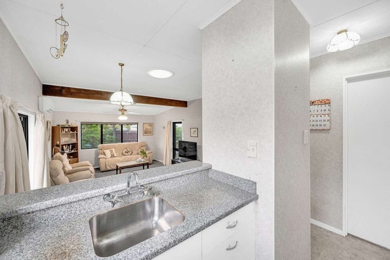 Photo of property in 2/17 Townshend Crescent, Greenmeadows, Napier, 4112