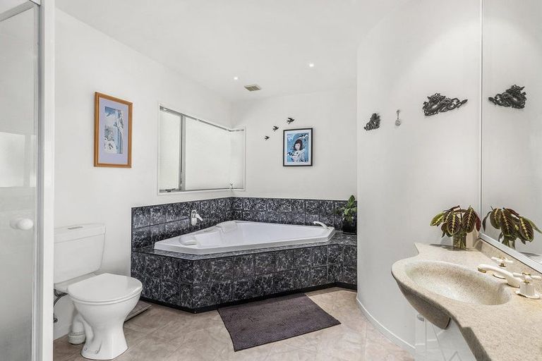 Photo of property in 15 Eclipse Lane, Whitby, Porirua, 5024
