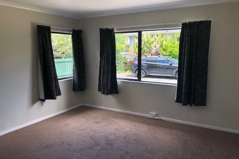 Photo of property in 385 Triangle Road, Henderson, Auckland, 0610