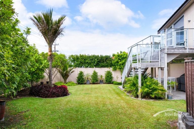 Photo of property in 3/108 East Coast Road, Forrest Hill, Auckland, 0620