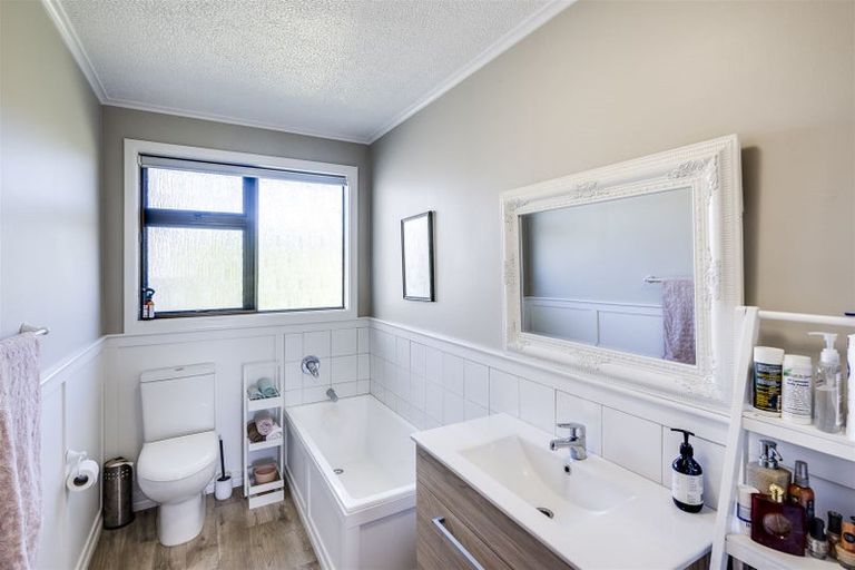 Photo of property in 47 Le Quesne Road, Bay View, Napier, 4104