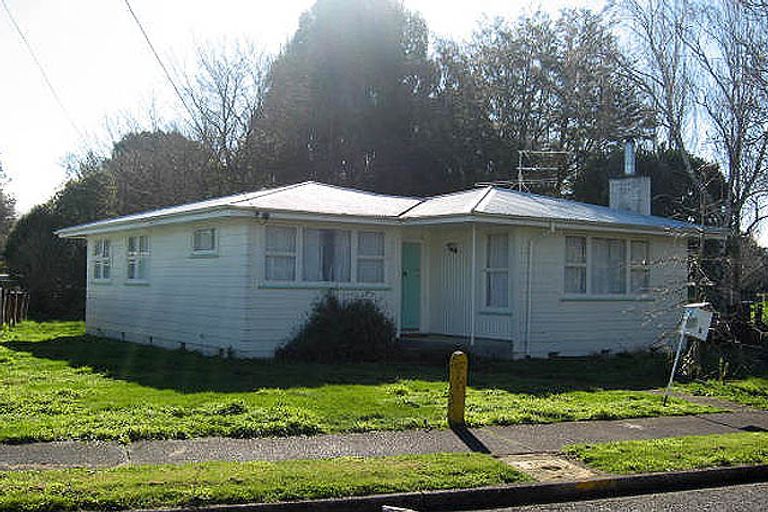 Photo of property in 5 Hughan Place, Carterton, 5713