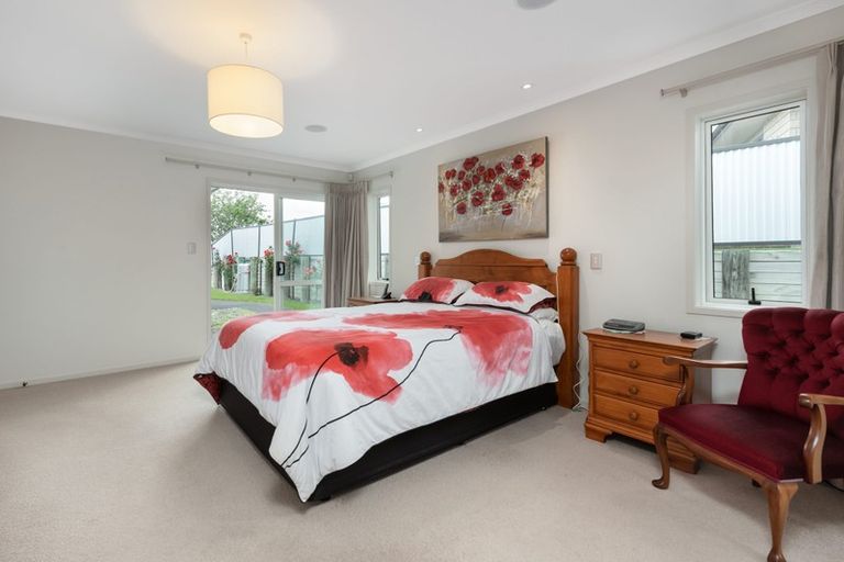 Photo of property in 15 Allanah Place, Te Puke, 3119