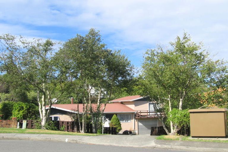 Photo of property in 8 Radiata Grove, Brown Owl, Upper Hutt, 5018