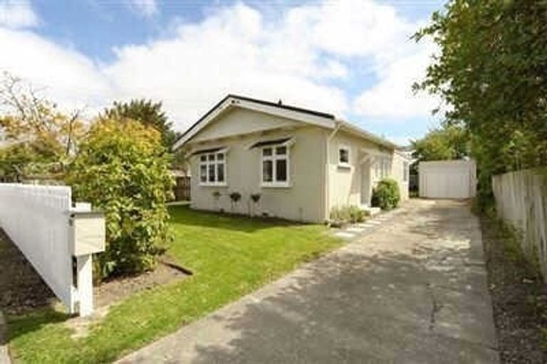 Photo of property in 24 Cheviot Street, Spreydon, Christchurch, 8024