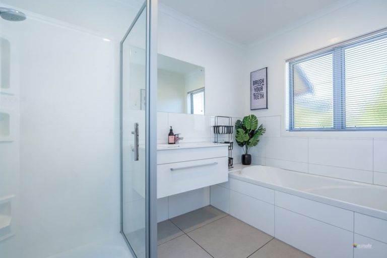 Photo of property in 144a Tirohanga Road, Tirohanga, Lower Hutt, 5010