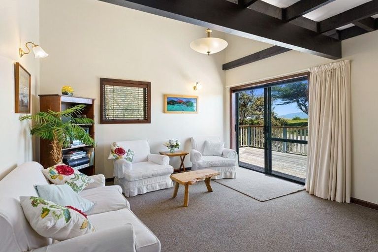 Photo of property in 2 Kitchener Street, Te Horo Beach, Otaki, 5581