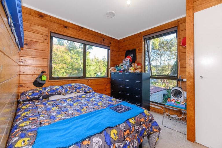 Photo of property in 42 Atkinson Road, Titirangi, Auckland, 0604