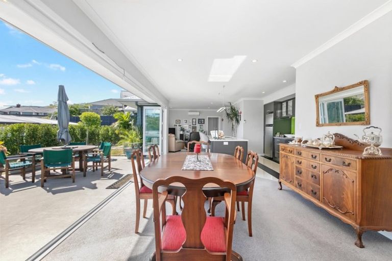 Photo of property in 1 Kirkhill Close, Bethlehem, Tauranga, 3110