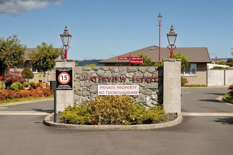 Photo of property in Waterview Estate, 60/4 Greystone Place, Omokoroa, 3114