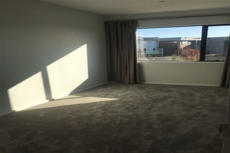 Photo of property in 50 Bordeaux Parade, Te Atatu South, Auckland, 0610
