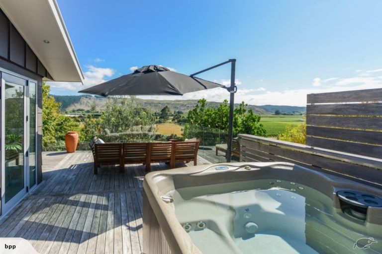 Photo of property in 304 Hill Road, Eskdale, Napier, 4182