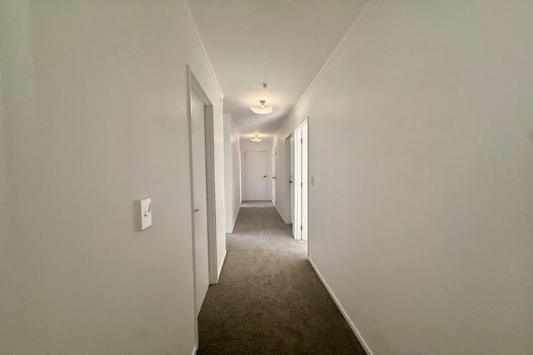 Photo of property in 53 Mirrabooka Avenue, Botany Downs, Auckland, 2010