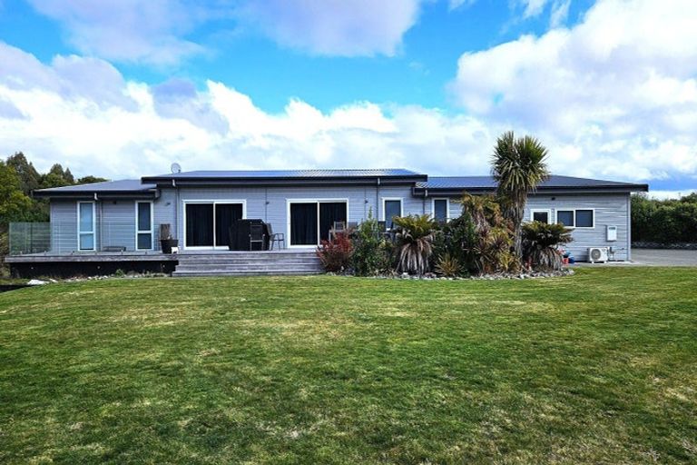 Photo of property in 24 Lacebark Drive, Kinloch, Taupo, 3377