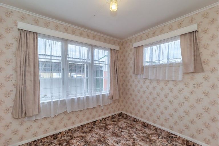 Photo of property in 28 Power Street, Levin, 5510