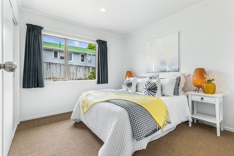 Photo of property in 25a Sylvan Crescent, Te Atatu South, Auckland, 0610