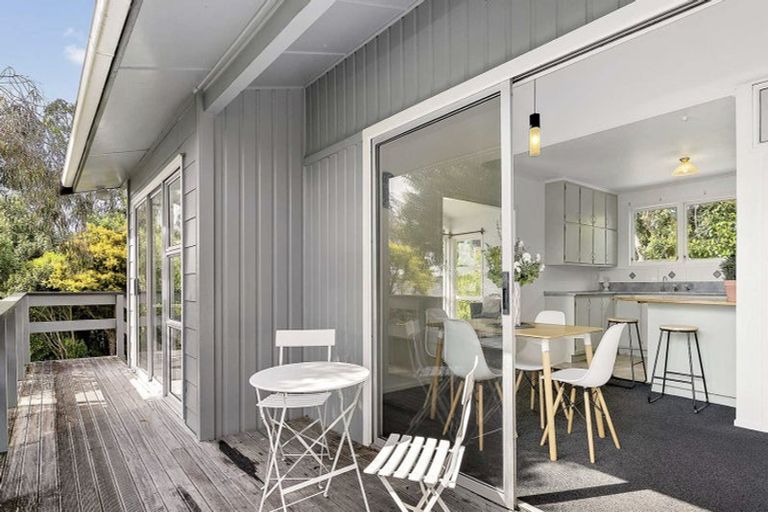 Photo of property in 38 D'oyly Drive, Stanmore Bay, Whangaparaoa, 0932