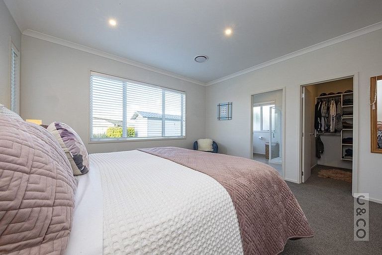 Photo of property in 15 Turpin Road, Riverhead, 0820